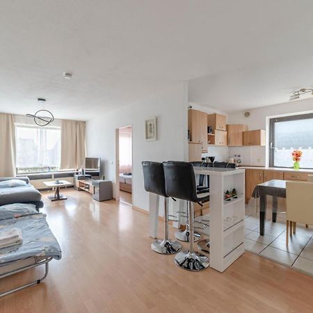 דיסלדורף Schoene, Moeblierte Wohnung Mit Balkon Und Tiefgarage מראה חיצוני תמונה