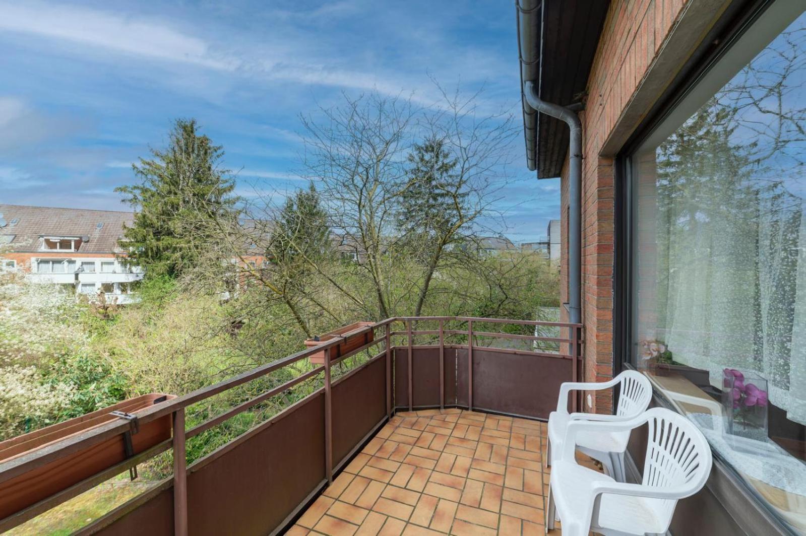 דיסלדורף Schoene, Moeblierte Wohnung Mit Balkon Und Tiefgarage מראה חיצוני תמונה