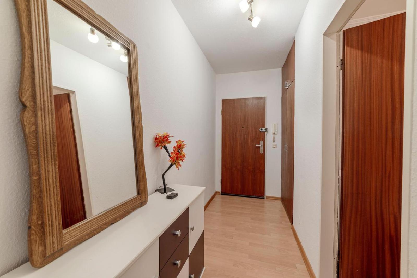 דיסלדורף Schoene, Moeblierte Wohnung Mit Balkon Und Tiefgarage מראה חיצוני תמונה