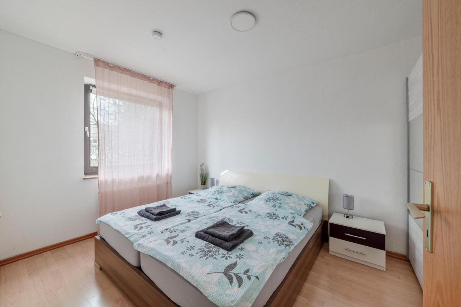 דיסלדורף Schoene, Moeblierte Wohnung Mit Balkon Und Tiefgarage מראה חיצוני תמונה