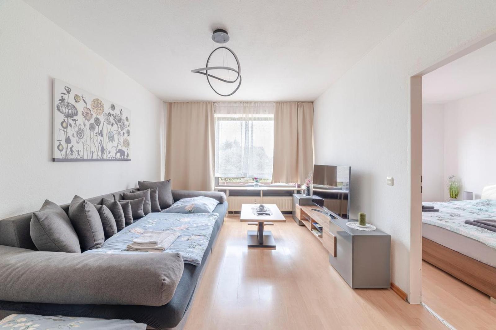 דיסלדורף Schoene, Moeblierte Wohnung Mit Balkon Und Tiefgarage מראה חיצוני תמונה