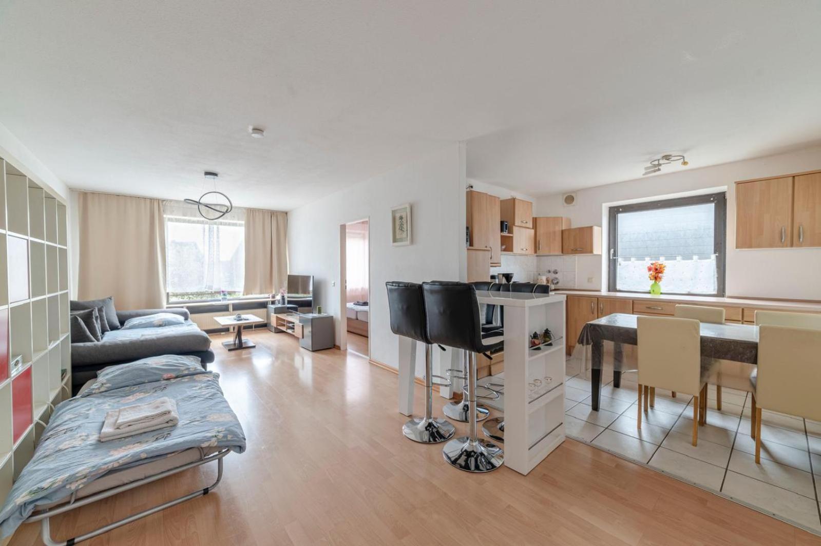 דיסלדורף Schoene, Moeblierte Wohnung Mit Balkon Und Tiefgarage מראה חיצוני תמונה