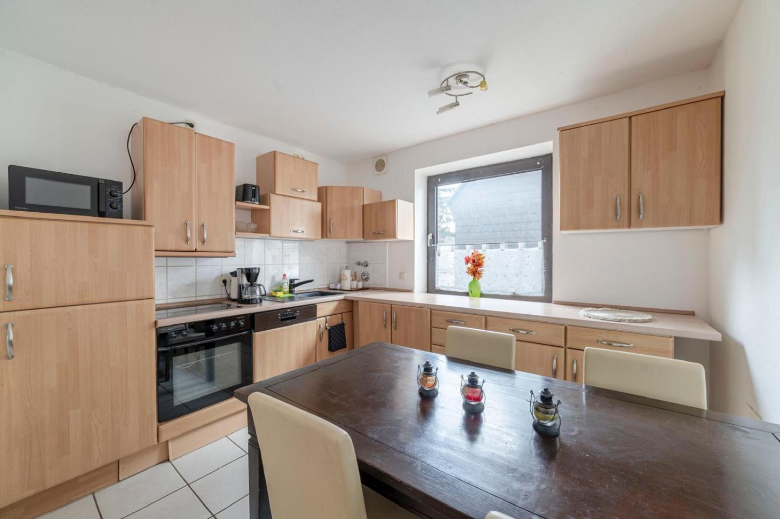 דיסלדורף Schoene, Moeblierte Wohnung Mit Balkon Und Tiefgarage מראה חיצוני תמונה